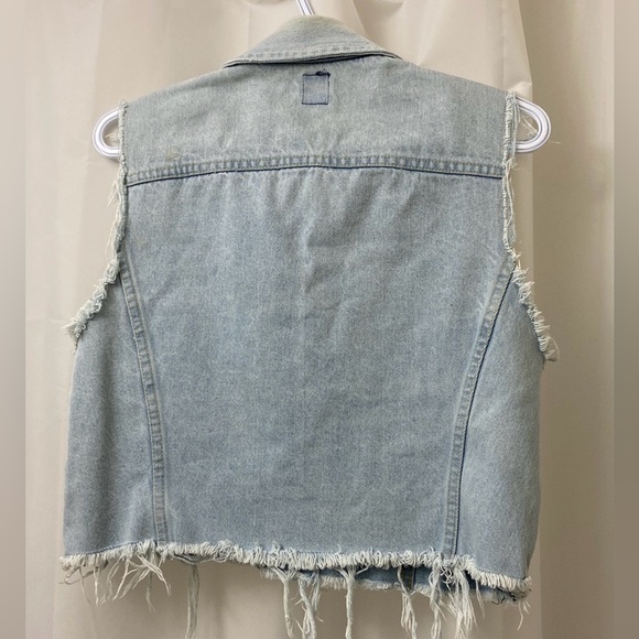 LEE Distressed Vest - Picture 11 of 13